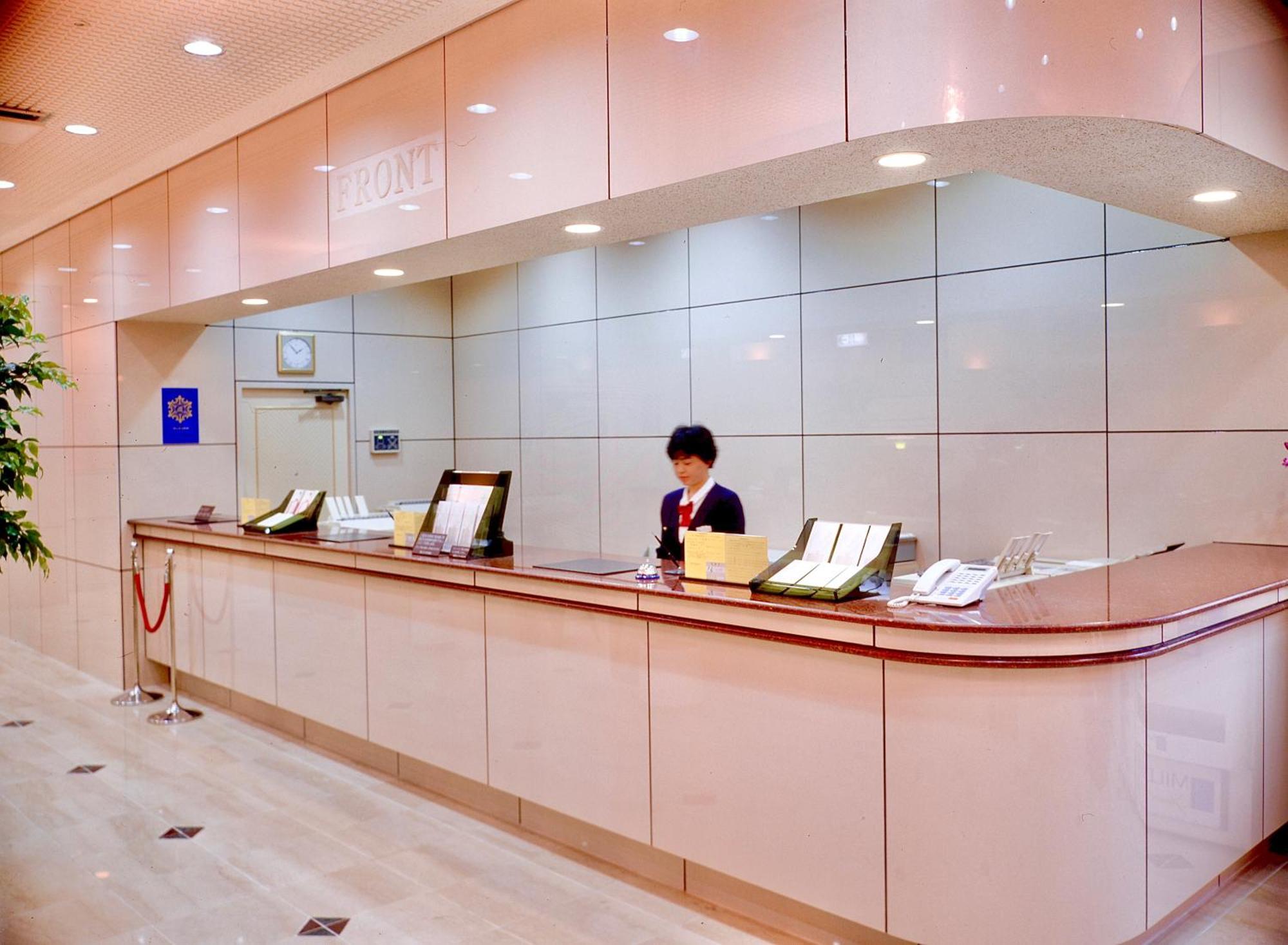 Okayama Ekimae Universal Hotel Esterno foto