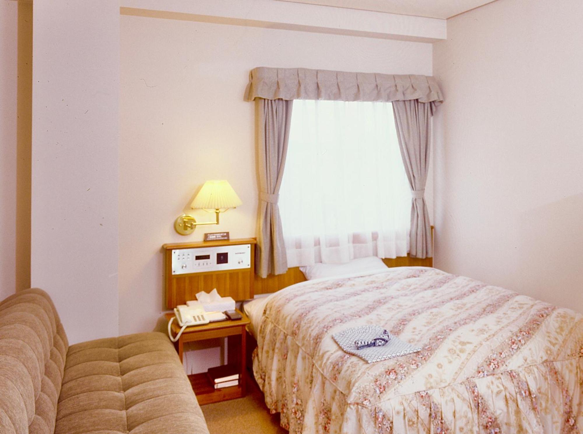 Okayama Ekimae Universal Hotel Esterno foto