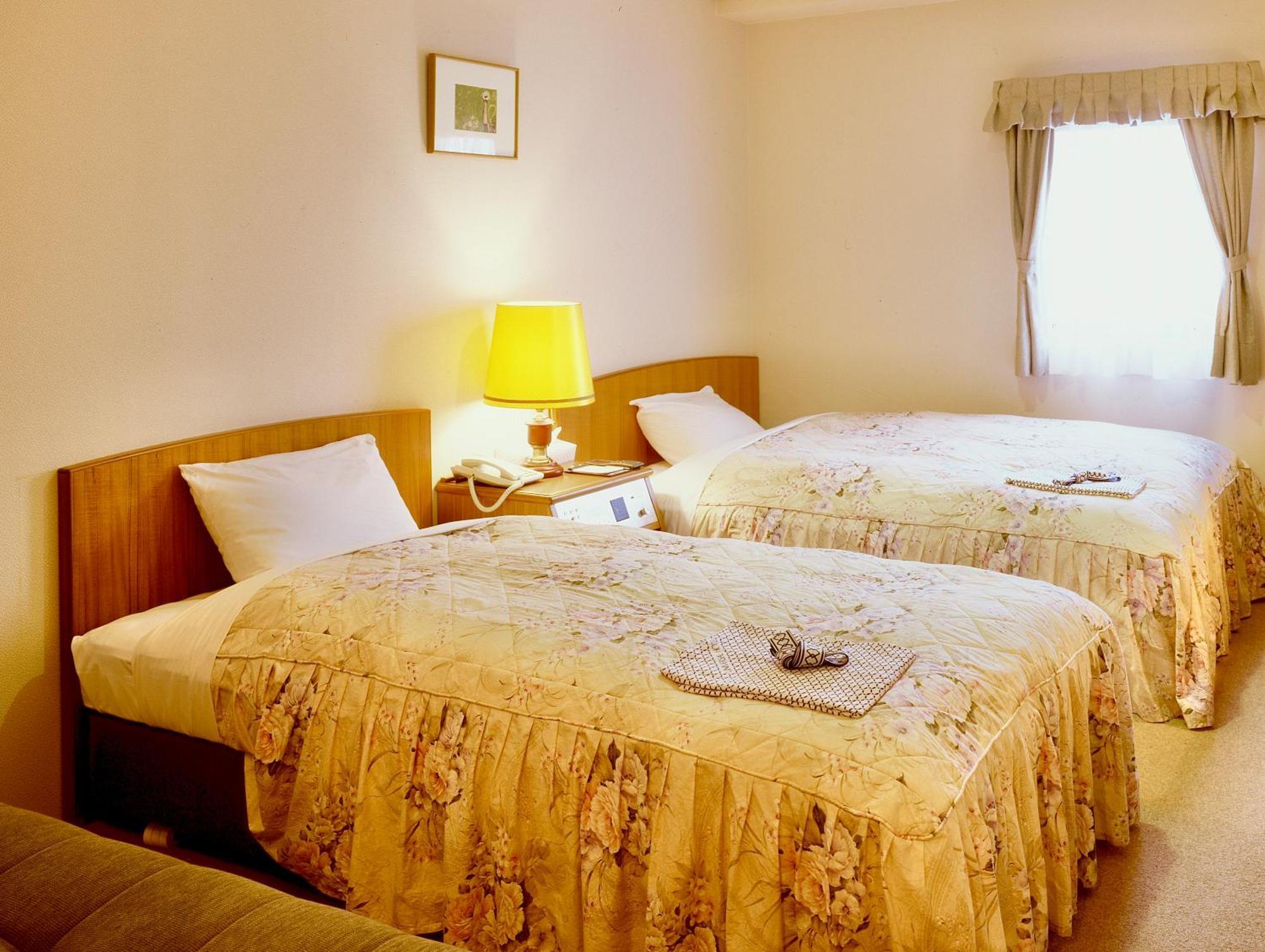 Okayama Ekimae Universal Hotel Esterno foto